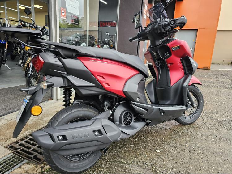 YAMAHA RayZR 125
