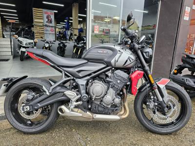 TRIUMPH TRIDENT 660