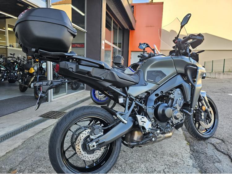 YAMAHA TRACER 9